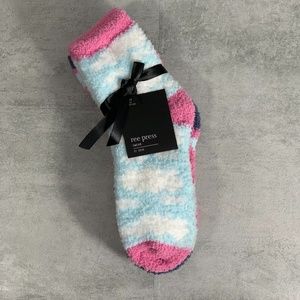 3/$20 Free Press 2 Pair Fuzzy Socks SZ 6-10.5